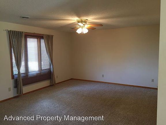5th image of 433 Clydesdale Dr