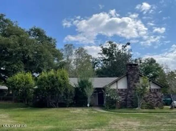 11244 Helen Dr, Gulfport, MS 39503