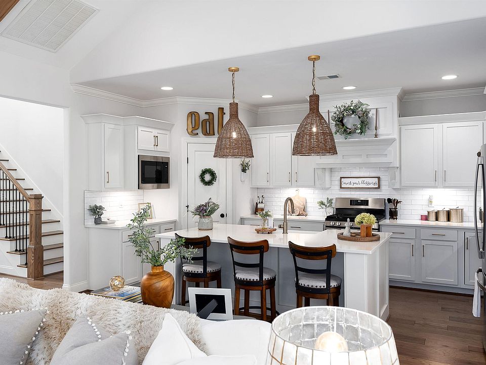 1st image of 269 Kinross Cir