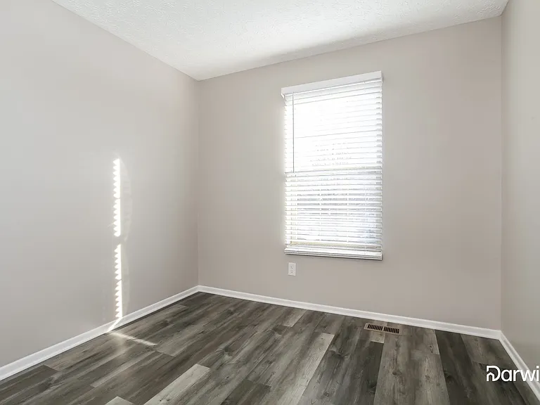 857 Rothrock Dr — Photo 8
