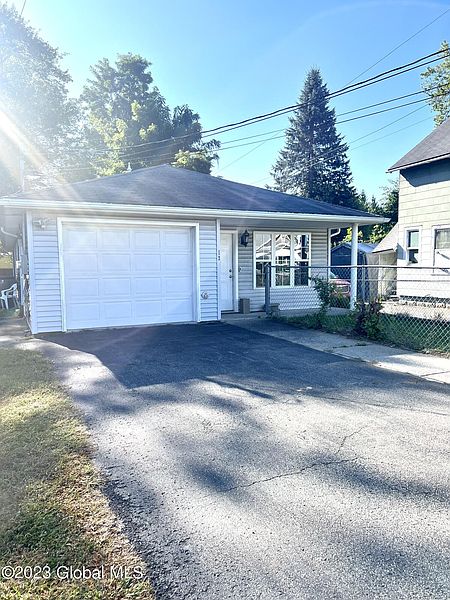 2nd image of 13 Vly Road