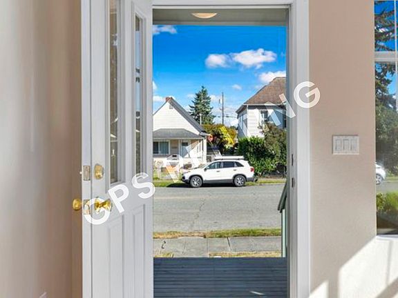 3rd image of 2220 Rockefeller Ave