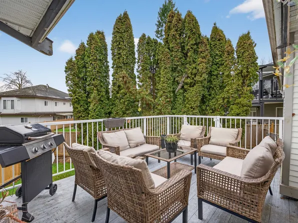 8927 146a St, Surrey, BC V3R 6Z9