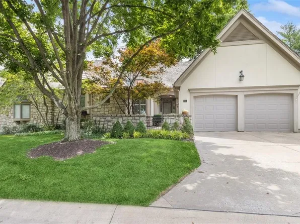 66 Le Mans Ct, Prairie Village, KS 66208