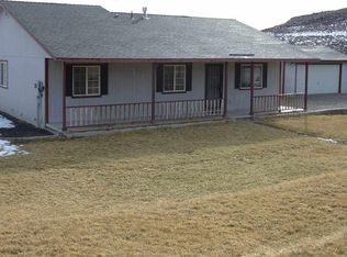 32 Triplett Ln, Yerington, NV 89447