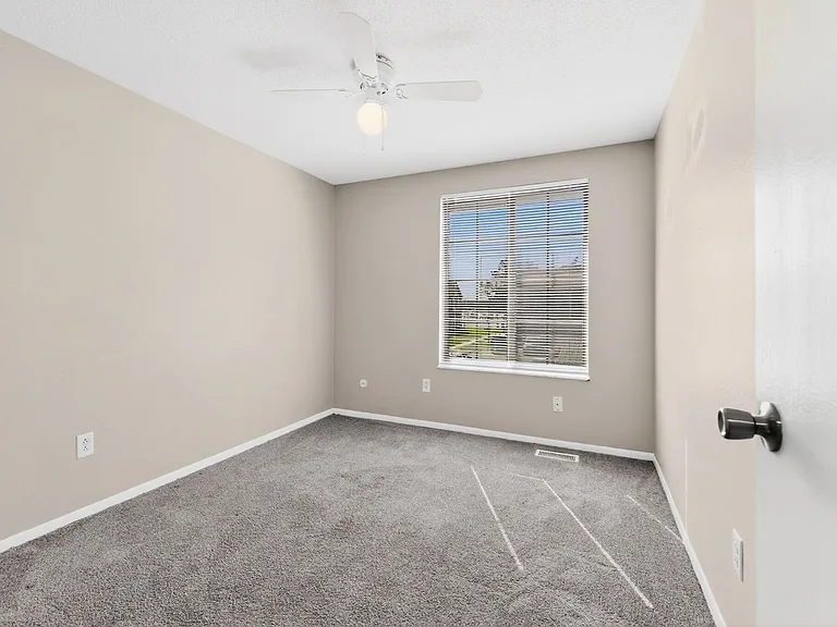 Walnut Woods Apartments — Photo 36