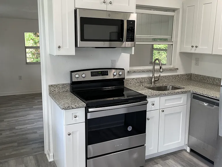 2659 Burns Ave — Photo 3