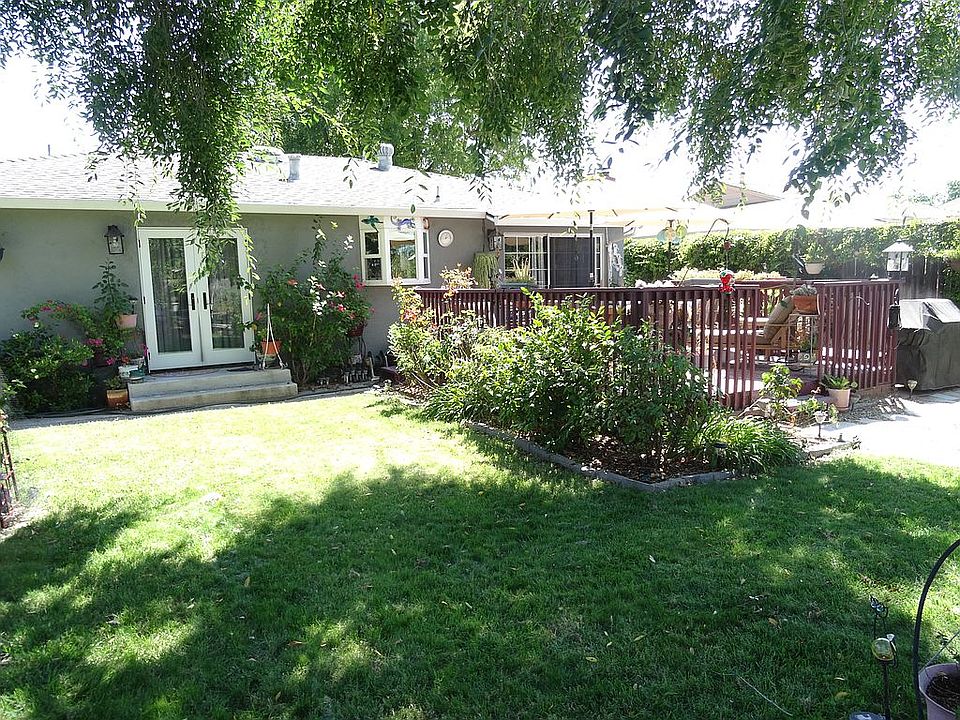 2nd image of 934 El Rancho Dr