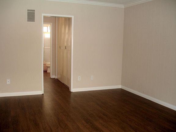 5th image of 2714 W Clark Ave #3