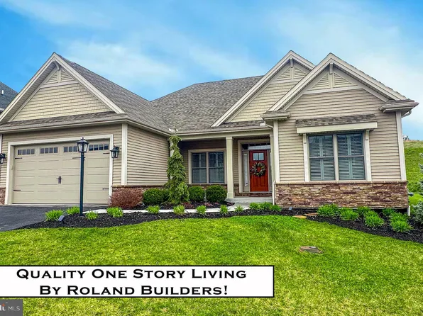 16 Grayhawk Way N, Mechanicsburg, PA 17050