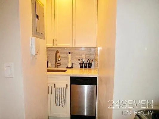 Rented by 24 7 NYC Realty Inc. | media 24