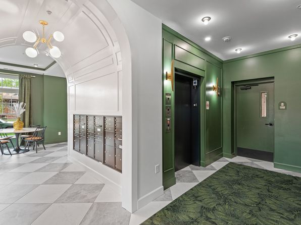 1000 Main St NE #504