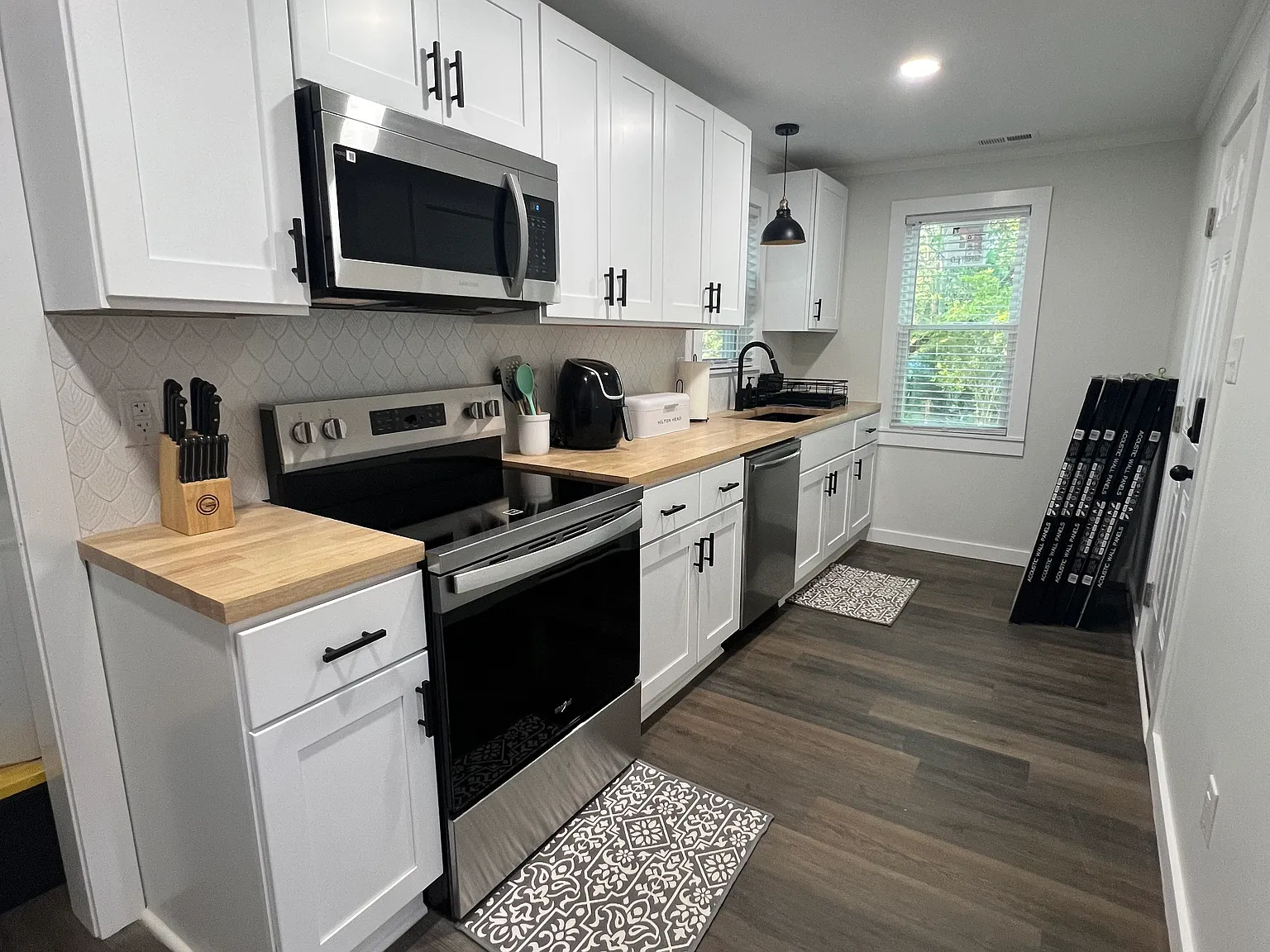 2 bed, 1005 sqft, $2,200 — Photo 4