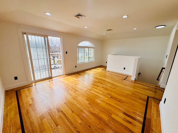 22405 93rd Ave FLOOR 2