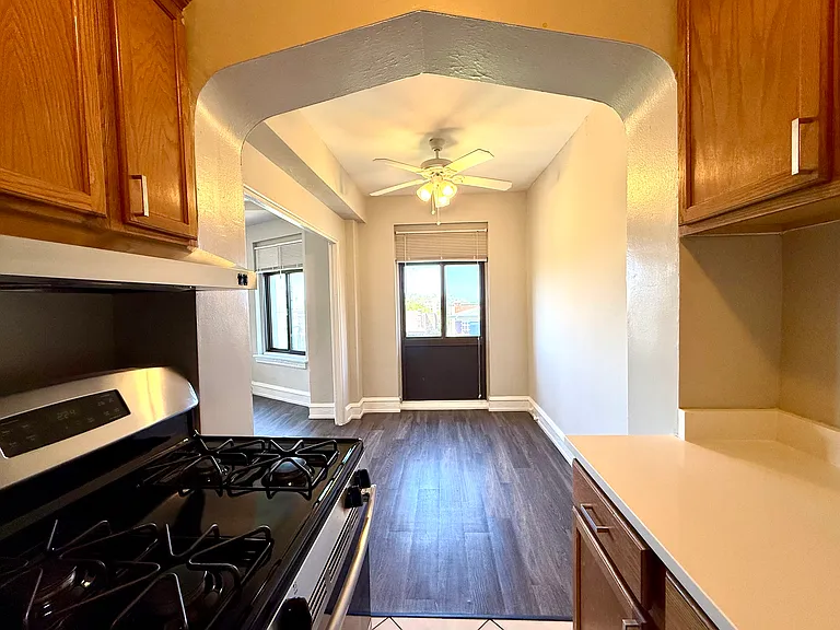 1033 W Loyola Ave #501 — Photo 11