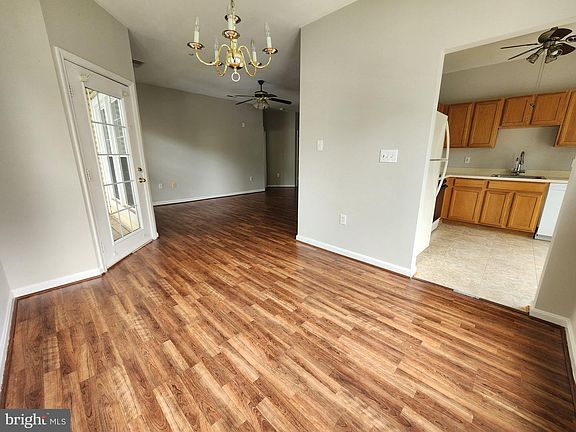 5th image of 4137 Fountainside Ln Unit 103