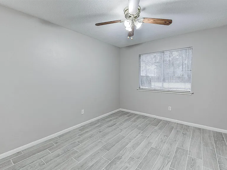 7815 Barnhill Dr — Photo 22