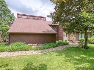 1940 Bakerstown Rd, Tarentum, PA 15084