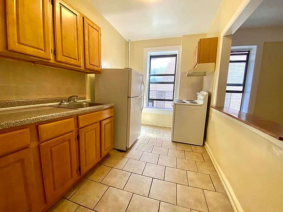 2nd image of 1010 President St #C3