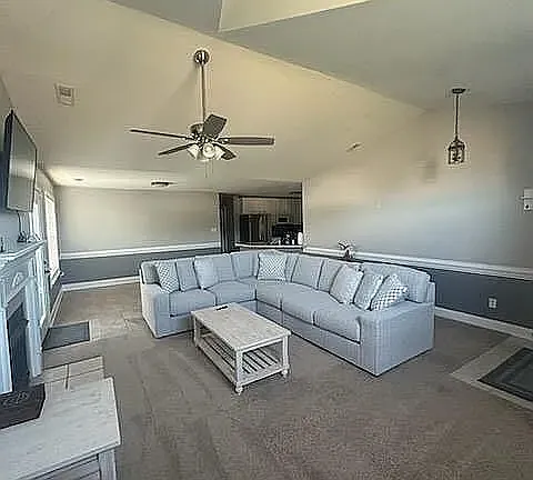 141 Ariel St — Photo 9
