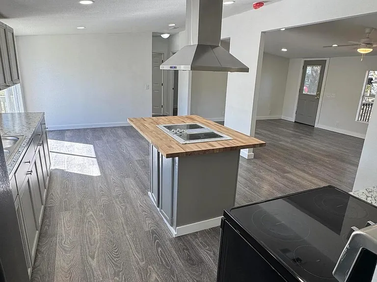 7934 Sunnybrook Rd — Photo 3