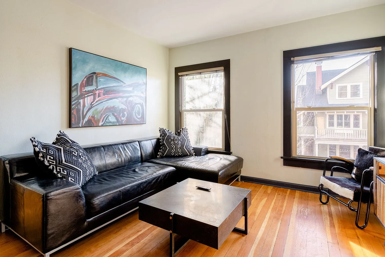 2 bed, 1.0 bath, 699 sqft, $4,079 — Photo 2