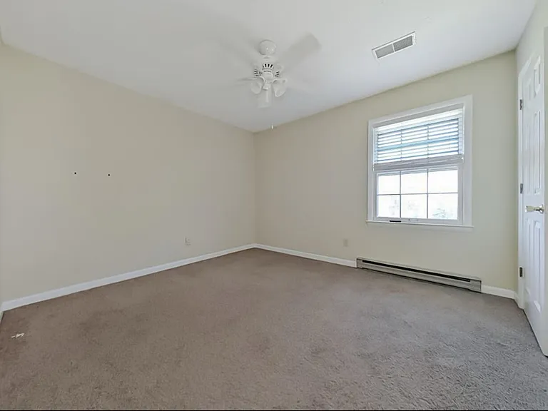 1006 Trent Blvd — Photo 10