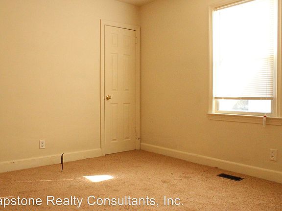 4th image of 302 Huff Cir