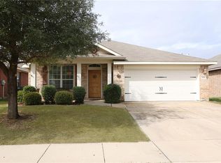 7616 Hollow Forest Dr, Fort Worth, TX 76123