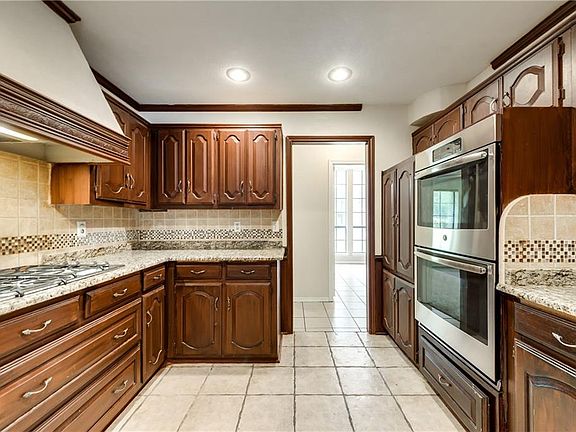 5th image of 1814 W Shore Dr
