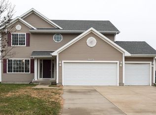 6033 Four Pines St, Johnston, IA 50131