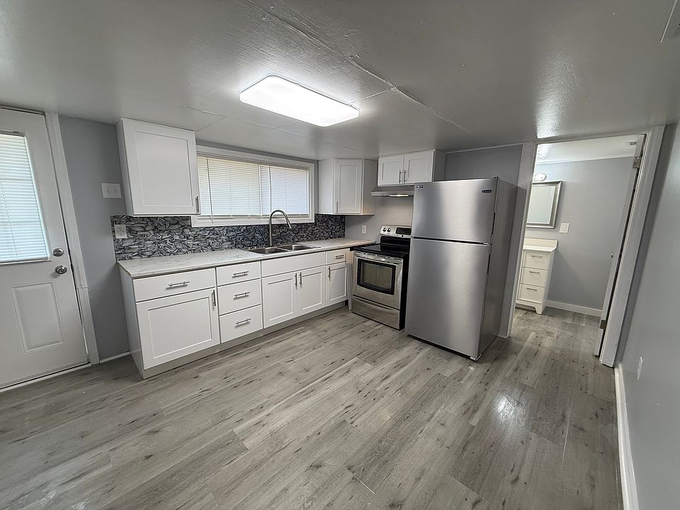 1st image of 1057 Waukonda Ave #2