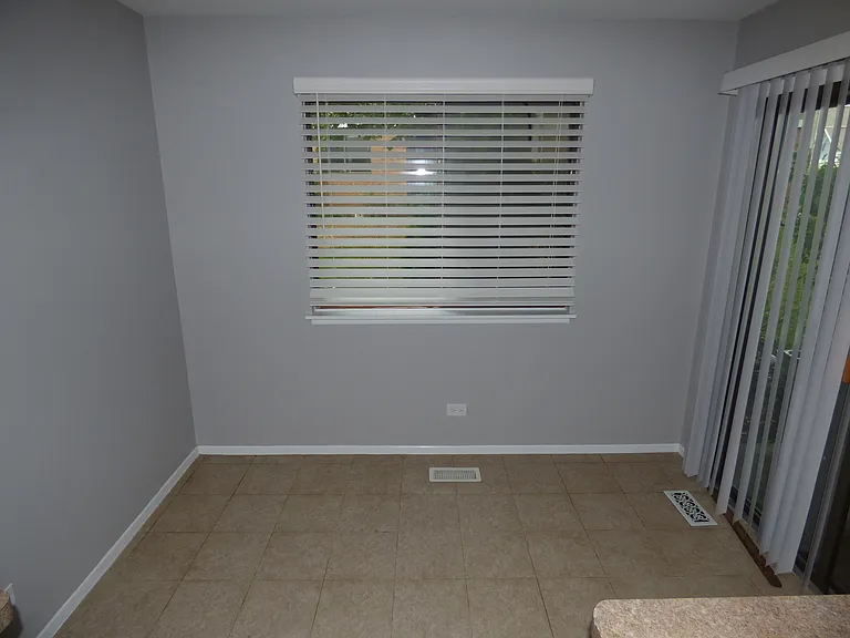 402 Sandalwood Ln #D1 — Photo 3