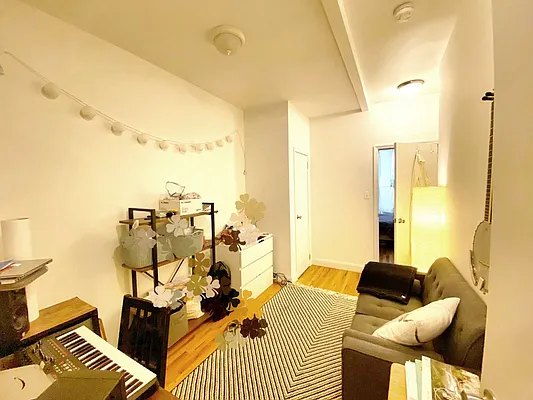 Rented by Douglas Elliman | media 71
