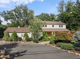 281 Cedar Hill Ave, Wyckoff, NJ 07481