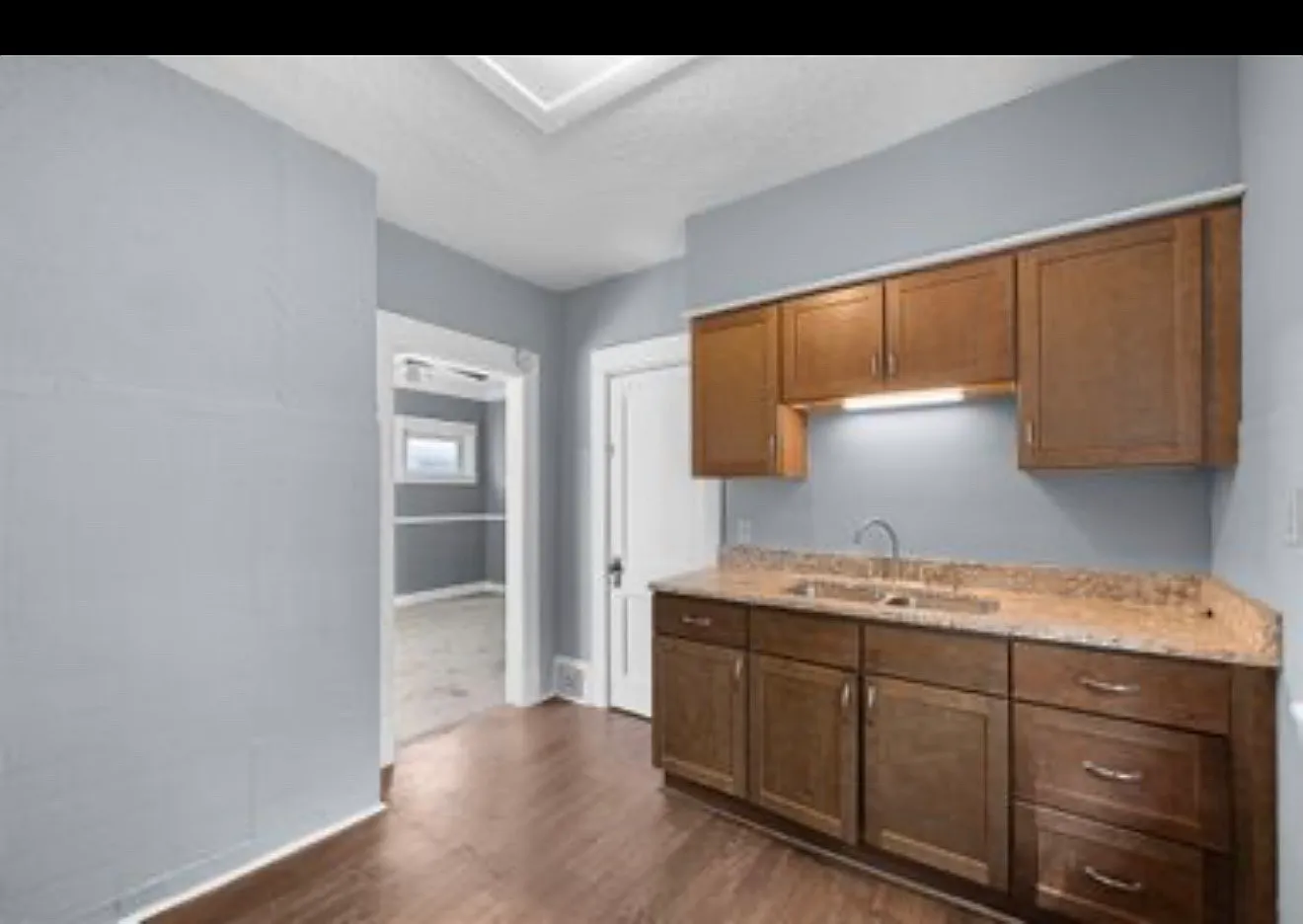4 bed, 1282 sqft, $1,600 — Photo 2