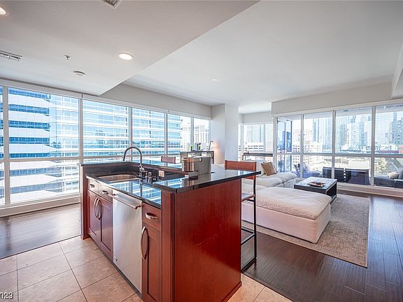 4th image of 4525 Dean Martin Dr Unit 700