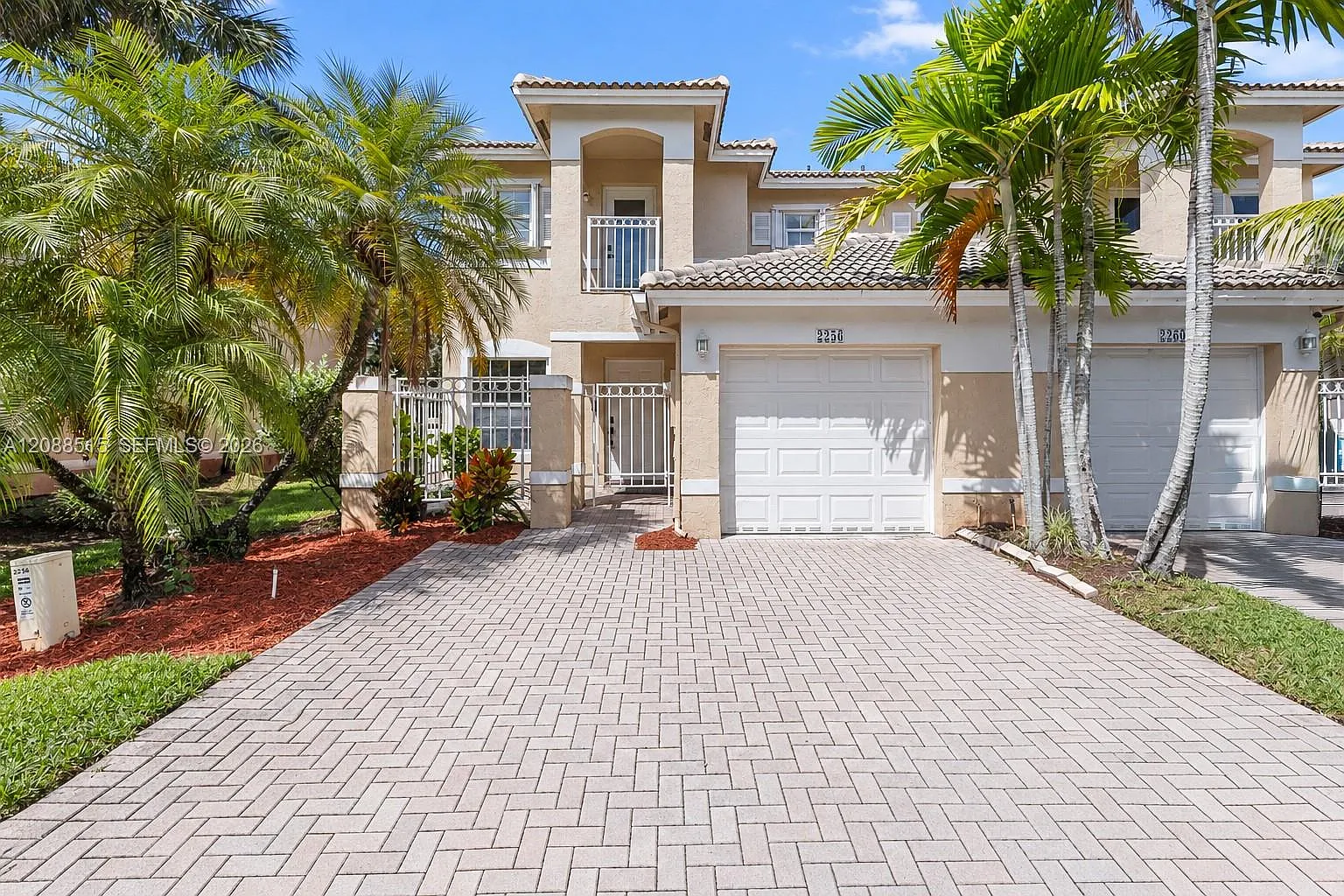 Pembroke Isles 1 — Photo 1