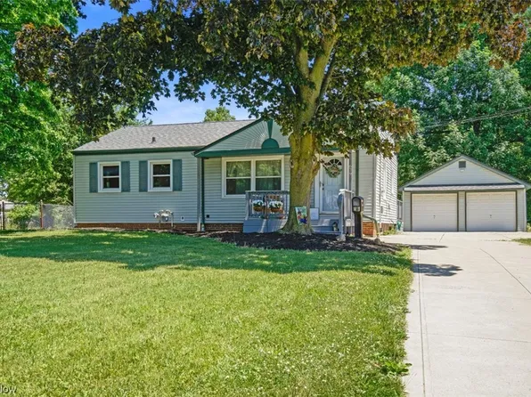 679 E 305th St, Willowick, OH 44095