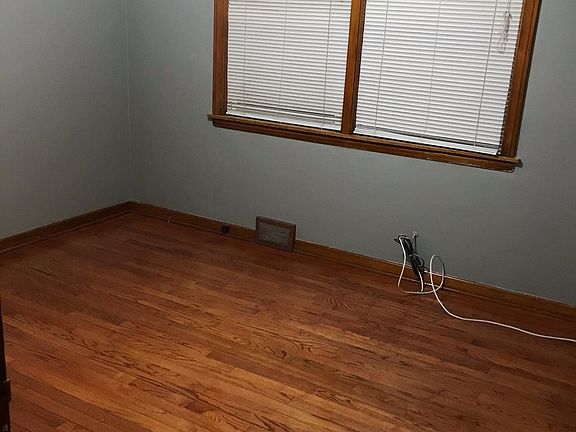 4th image of 1804 S 49th Ct