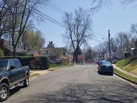 4th image of 2817 N Jefferson St