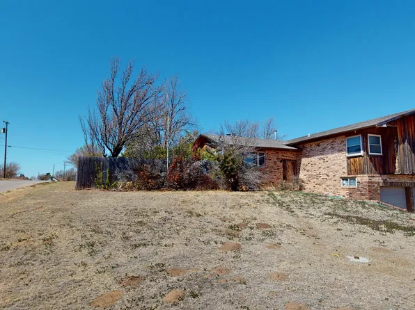 217 N Charles St, Shattuck, OK 73858