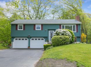 1 Hampton Rd, Cape Elizabeth, ME 04107