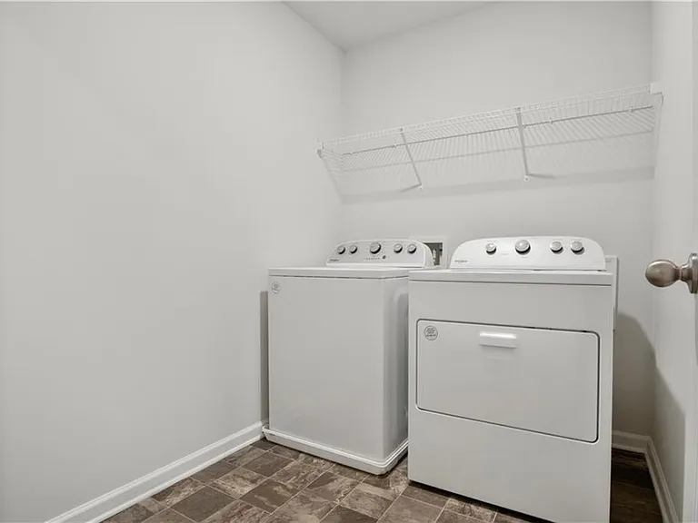 239 Turner Ln — Photo 20