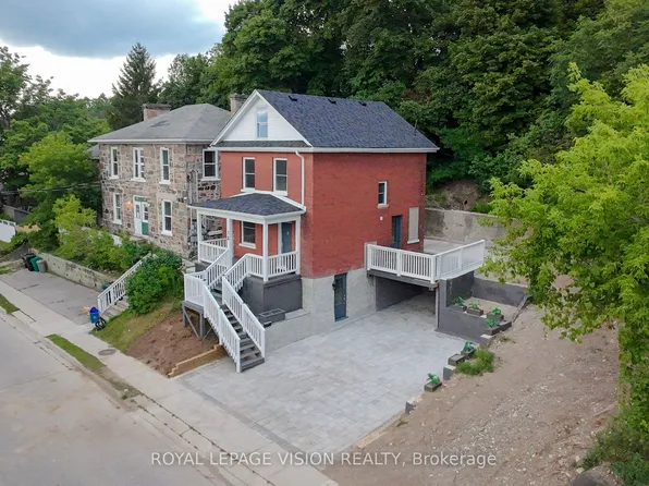 15 Shade St, Cambridge, ON N1R 4J6