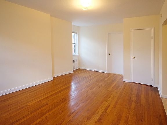 2nd image of 260 Hicks St APT 8