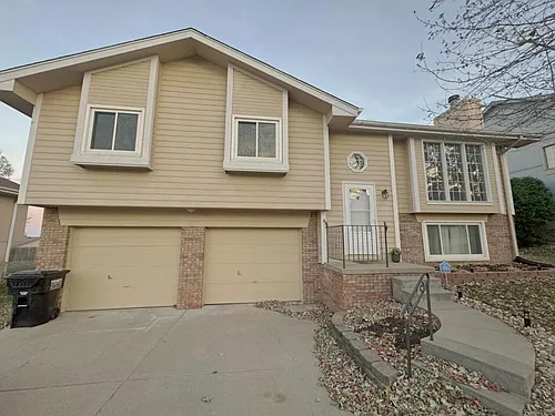 2107 Queen Dr Photo 1