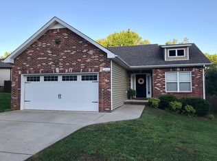 640 Hidden Valley Dr, Clarksville, TN 37040