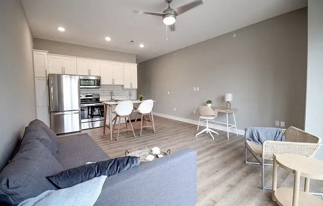 Cedar Valley Luxury Apartments — Photo 27