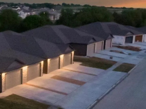 7008 Claystone Dr, Lincoln, NE 68521